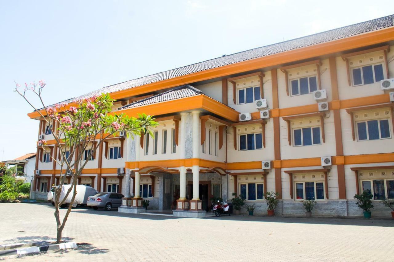 Hotel Wiwi Perkasa 2 Indramayu Ngoại thất bức ảnh