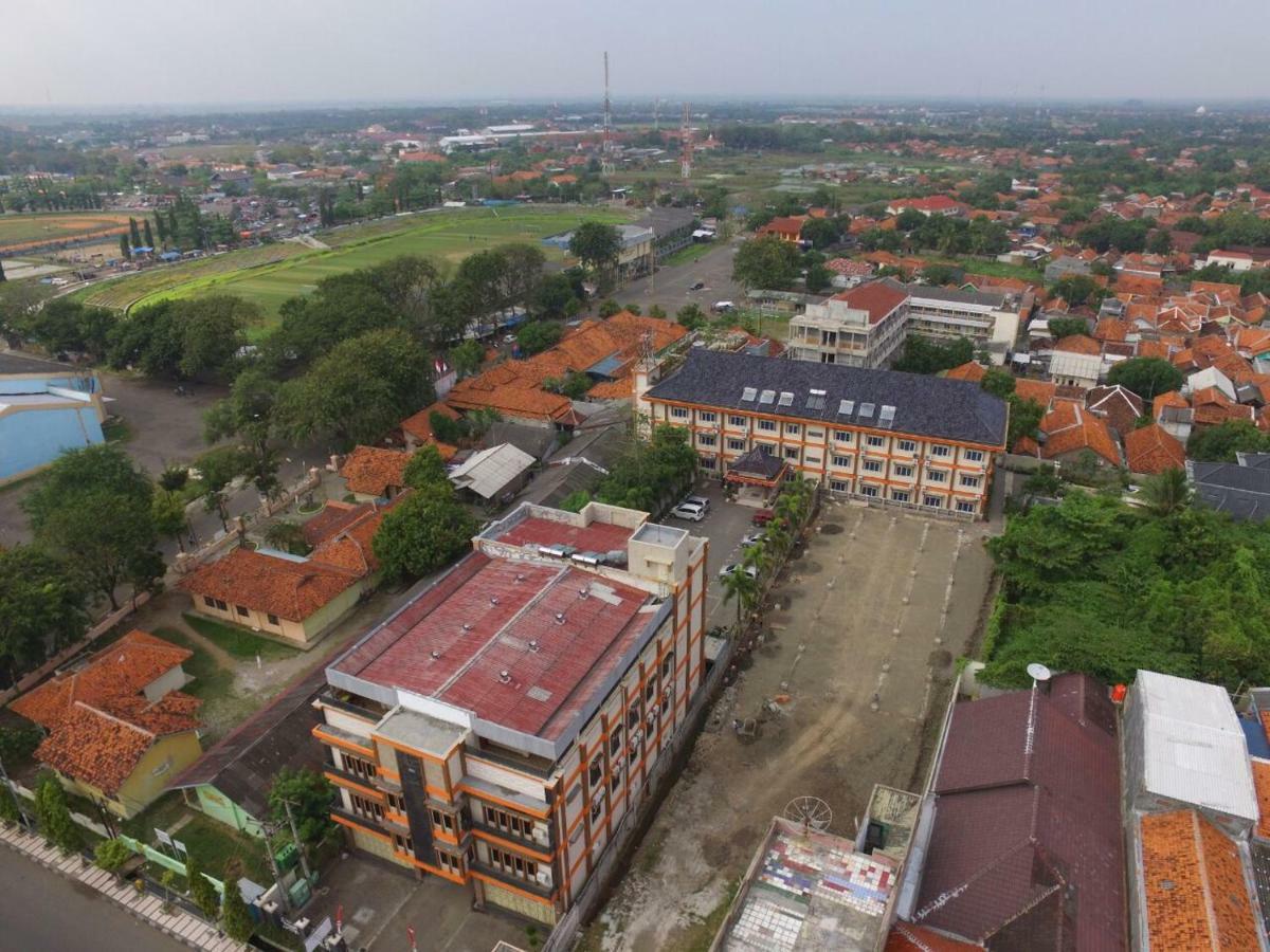 Hotel Wiwi Perkasa 2 Indramayu Ngoại thất bức ảnh